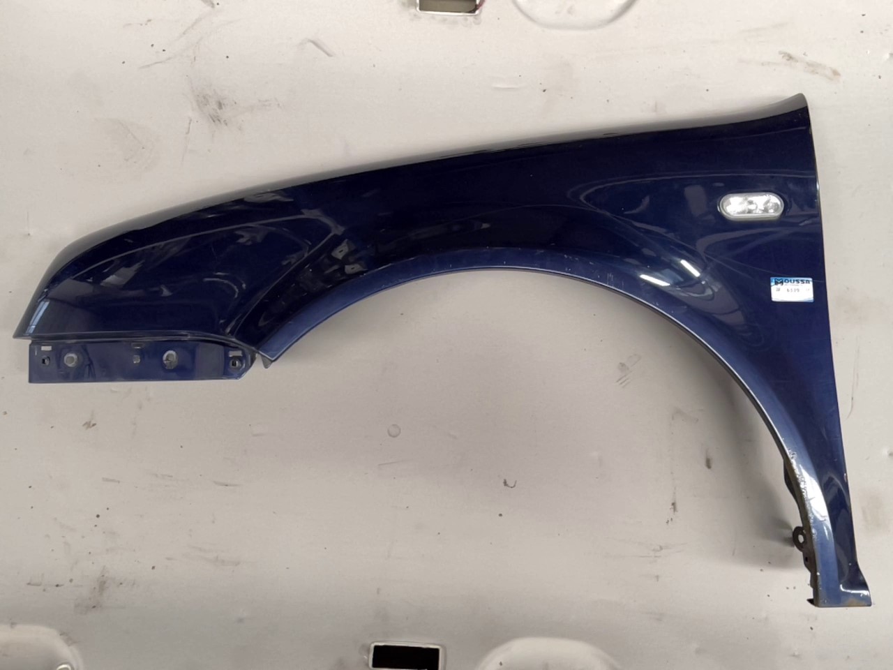 Fender (wing) Indigoblau paint code 7D / B5N