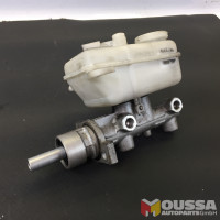 Main brake cylinder balancing tank