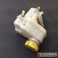 Main brake master cylinder tank