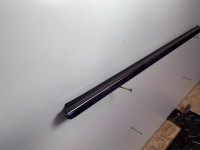 Door edge trim bar with beltline