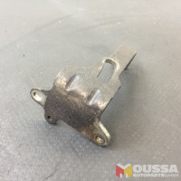 Handbrake cable bracket
