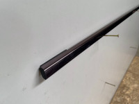 Door edge trim bar with beltline