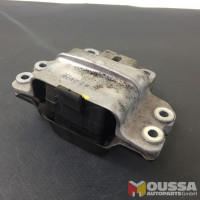 Engine gearbox mount