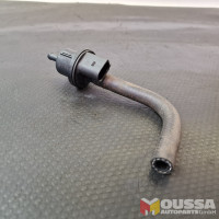 Vacuum control valve with pipe