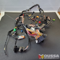 Fuse box harness wire