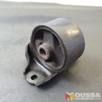 Engine mounting