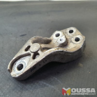 Engine mount bracket
