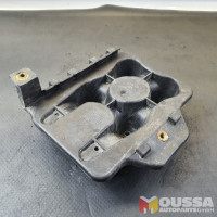 Bottom battery tray bracket