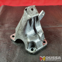 Engine holder mount bracket