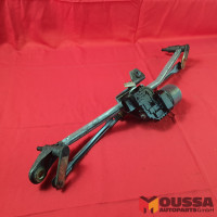 Wiper linkages with motor