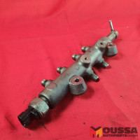 Fuel injector rail