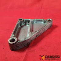 Gearbox bracket engine mount