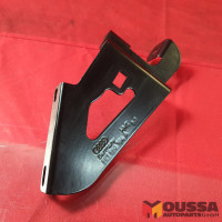 Retaining plate bracket for airbag