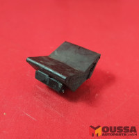 Parcel shelf side support rubber