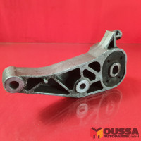 Engine holder mount bracket