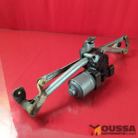 Wiper motor with linkages