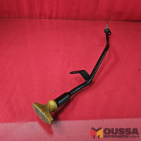 Oil dip stick gauge with guide