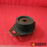 Engine flexible mounting holder