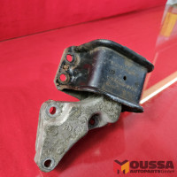 Engine mount bracket support