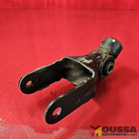 Engine mount bracket