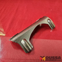 Exhaust manifold bracket