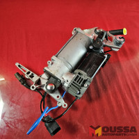Audi Q7 Suspension air pump unit with bracket