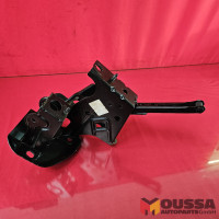 Accelerator & brake pedal bracket