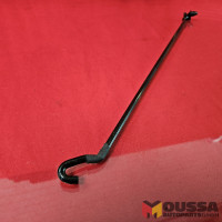 Bonnet hinge strut