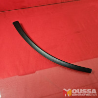 Bonnet upper trim cover