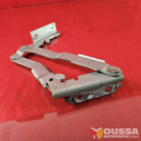 Bonnet hinge strut