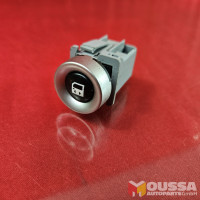Sliding door locking switch