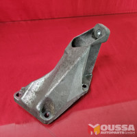 Engine holder mount bracket