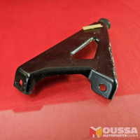 Engine suspension bracket