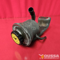 Power steering pump reservoir