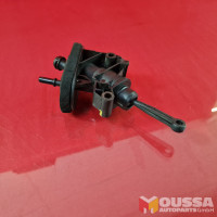 Clutch pick up cylinder