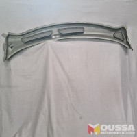 Windshield wiper trim molding
