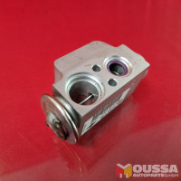 Air conditioning valve