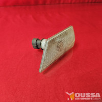 Side indicator flashing light