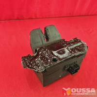 Tailgate lock