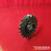 Gear intermediate wheel