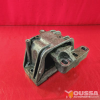 Engine mounting