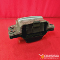 Engine bracket