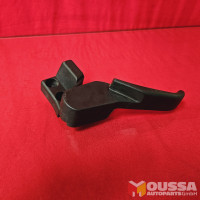 Grip lid lock cable