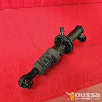 Clutch pick up cylinder
