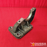 Engine suspension carrier mount