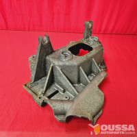 Engine support 