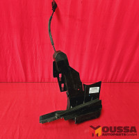 Door lock mechanism bracket