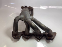 Exhaust manifold catalyst