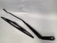 Wiper arm / blade