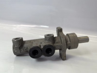 Tandem brake master cylinder